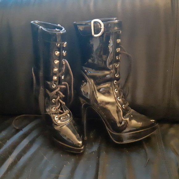Glossy PVC Fetish Boots - Picture 2 of 3
